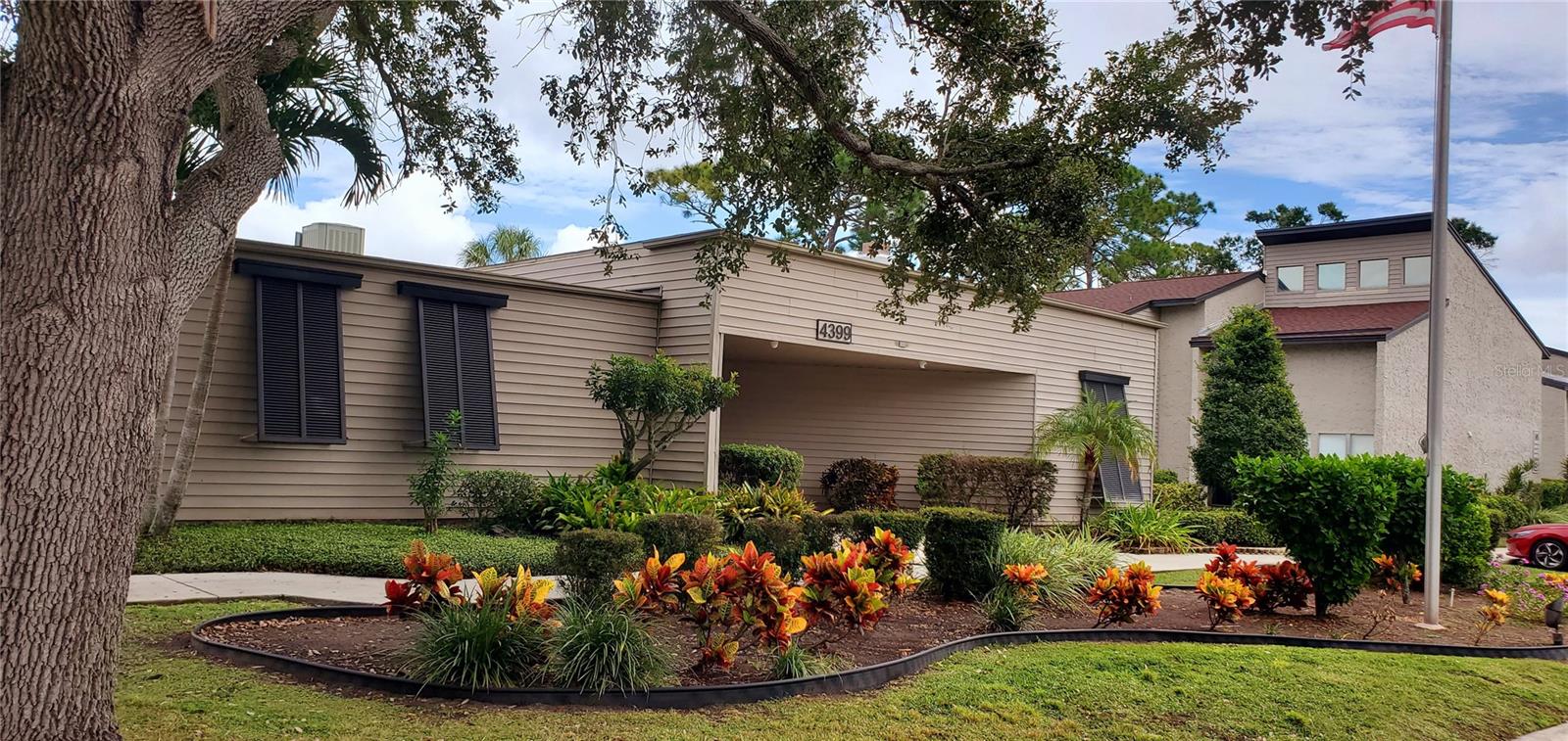 HIDDEN HOLLOW CONDO - Residential