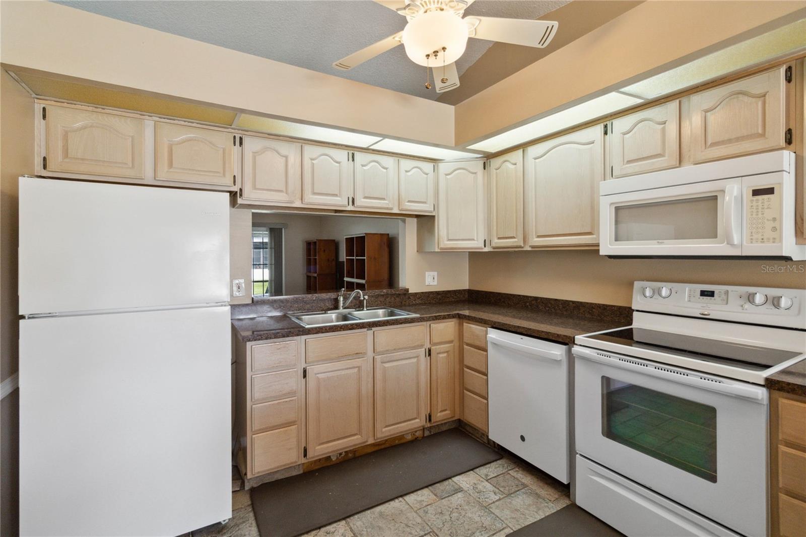 SOMERSET VILLAGE - Residential