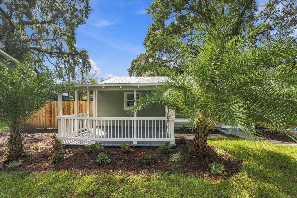 Photo of 39 Hamilton Heath Drive, Tampa, FL 33604 (MLS # TB8557132)