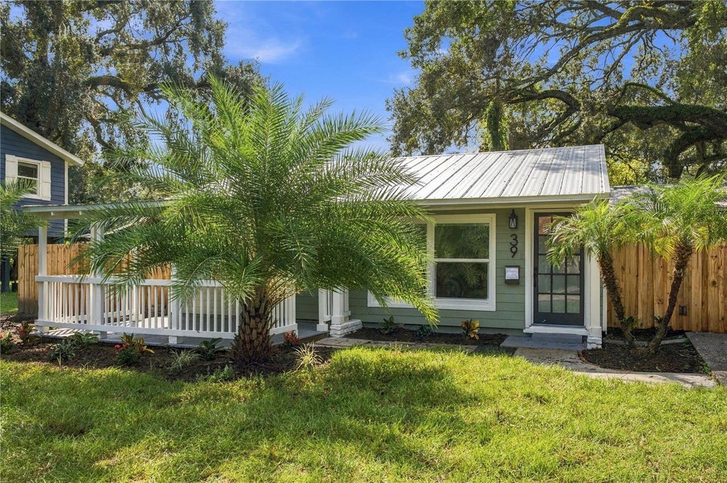 Photo of 39 Hamilton Heath Drive, Tampa, FL 33604 (MLS # TB8557132)