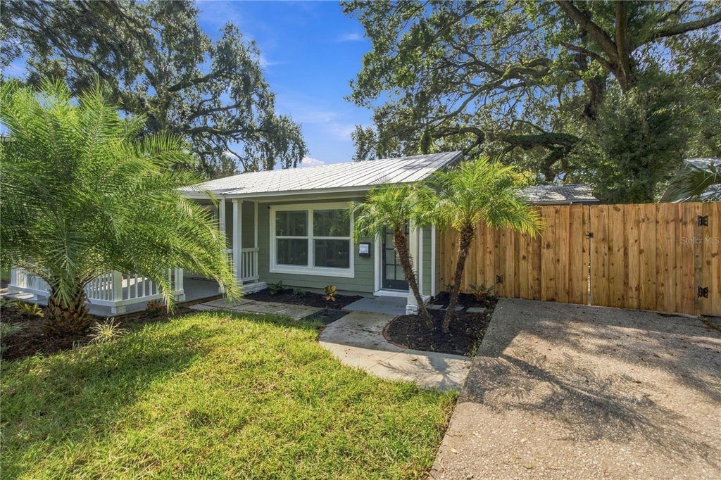 Photo of 39 Hamilton Heath Drive, Tampa, FL 33604 (MLS # TB8557132)