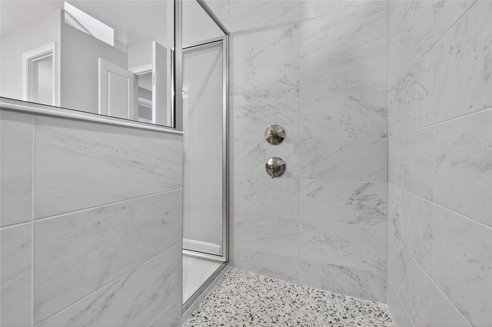 VERONA VILLAS SUB - Residential Lease