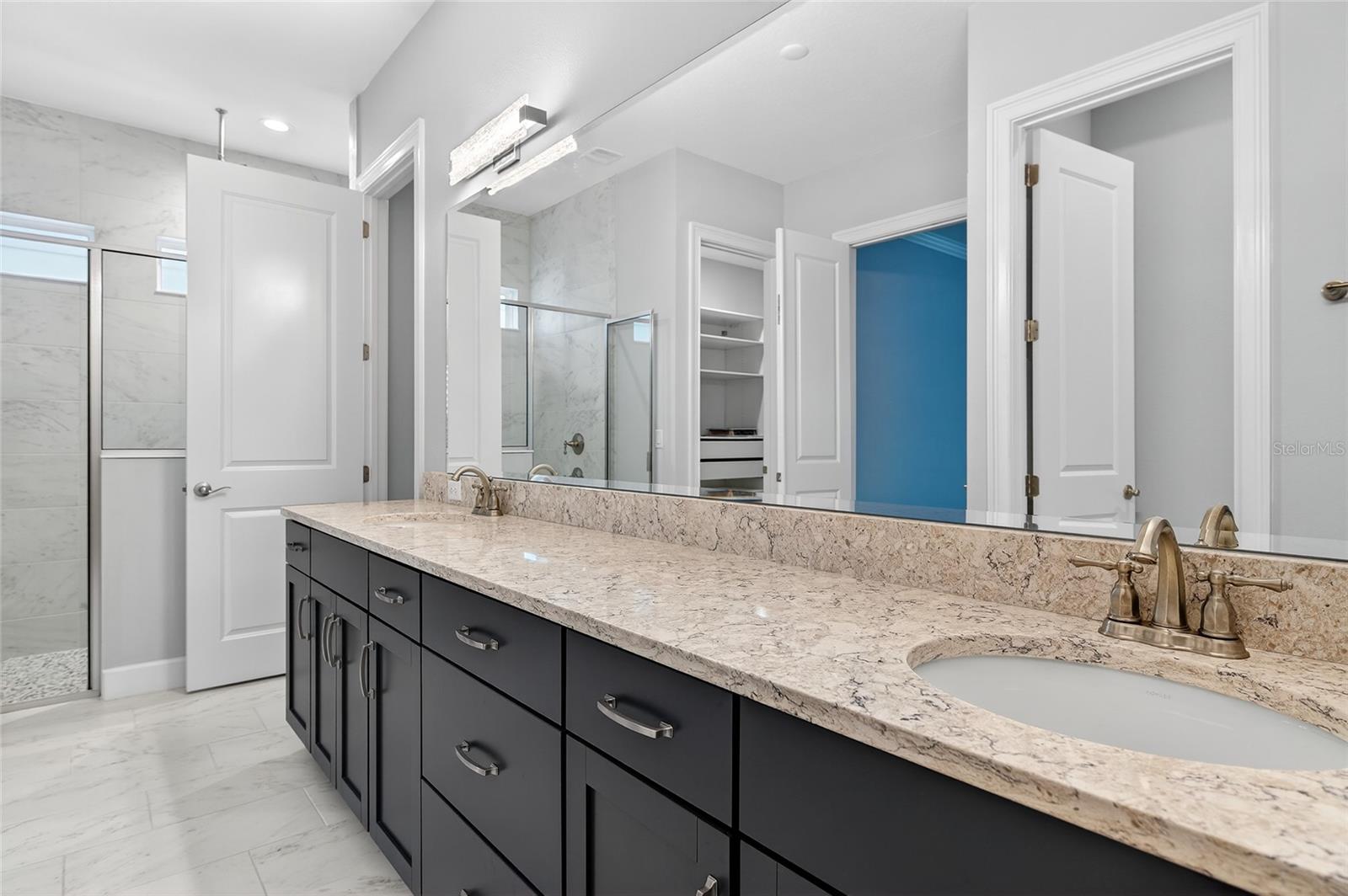 VERONA VILLAS SUB - Residential Lease