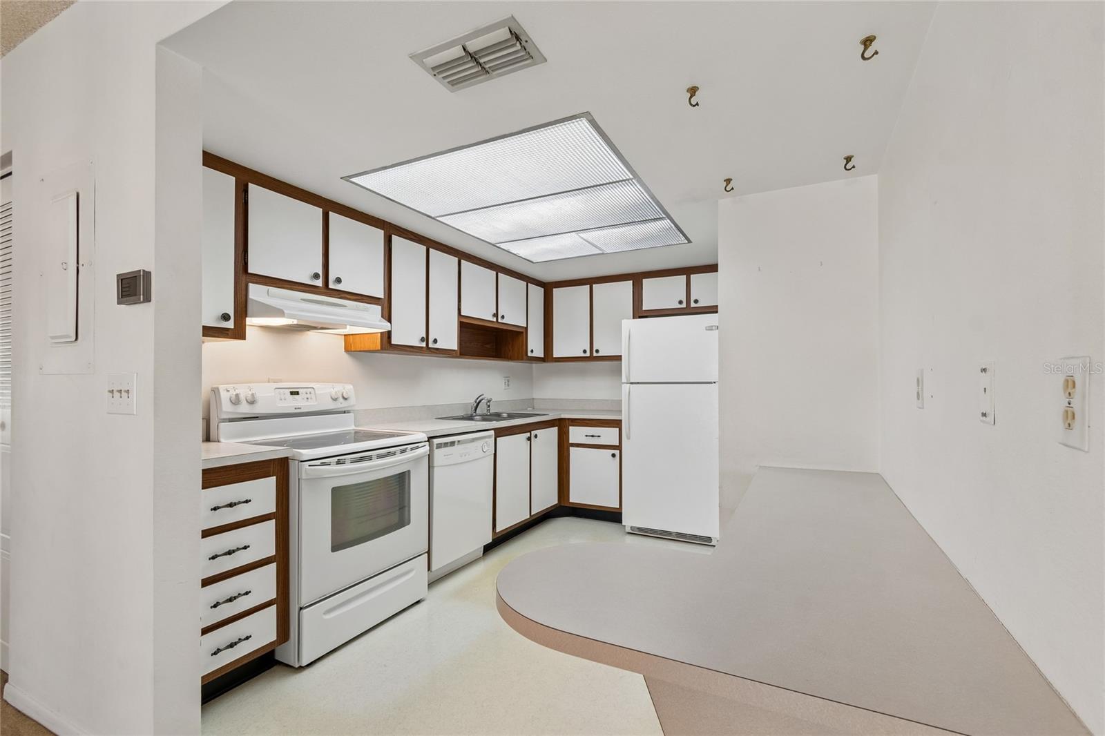 WEST SHORE VILLAGE FIVE PH I - Residential Lease