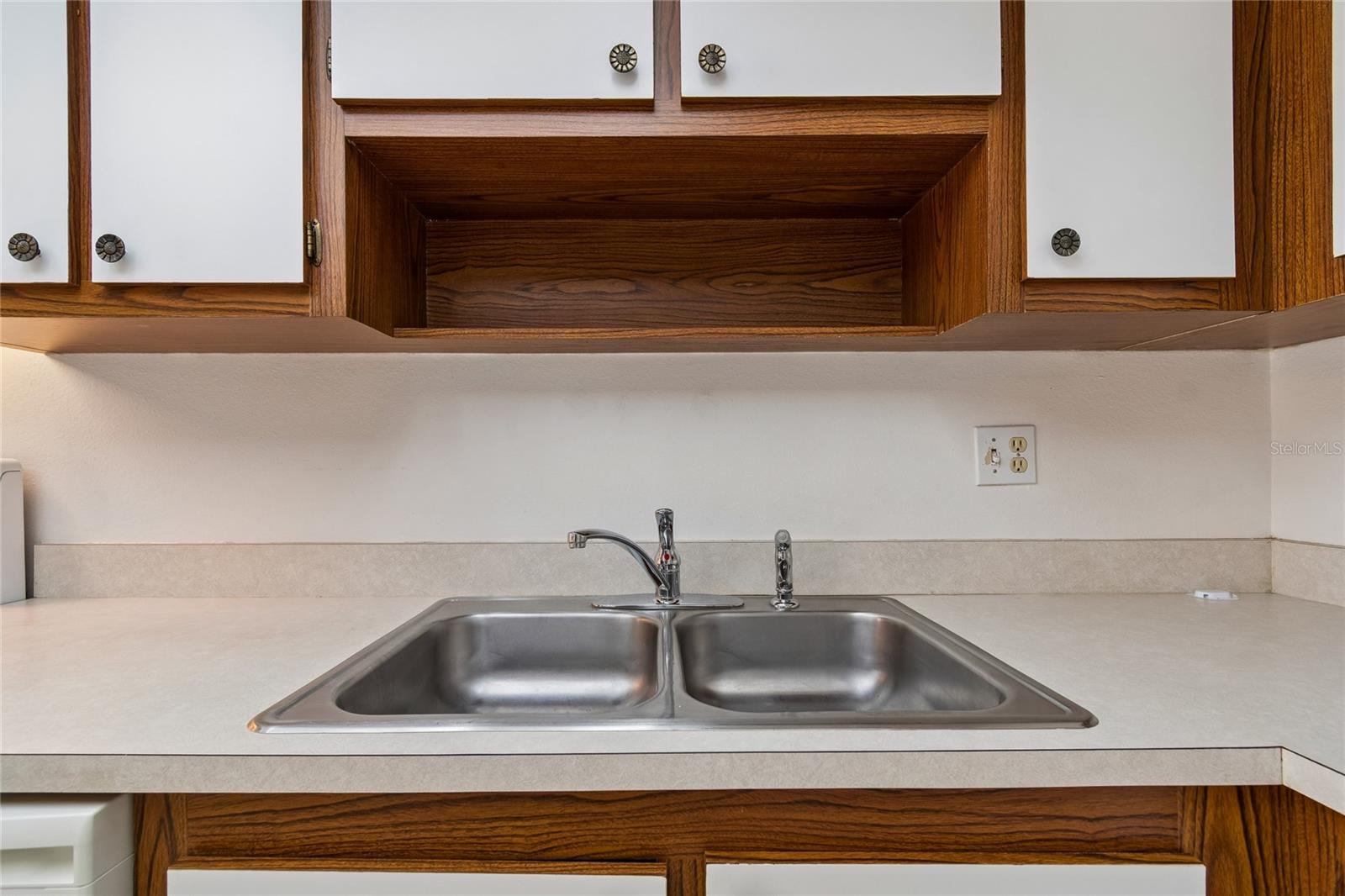 WEST SHORE VILLAGE FIVE PH I - Residential Lease