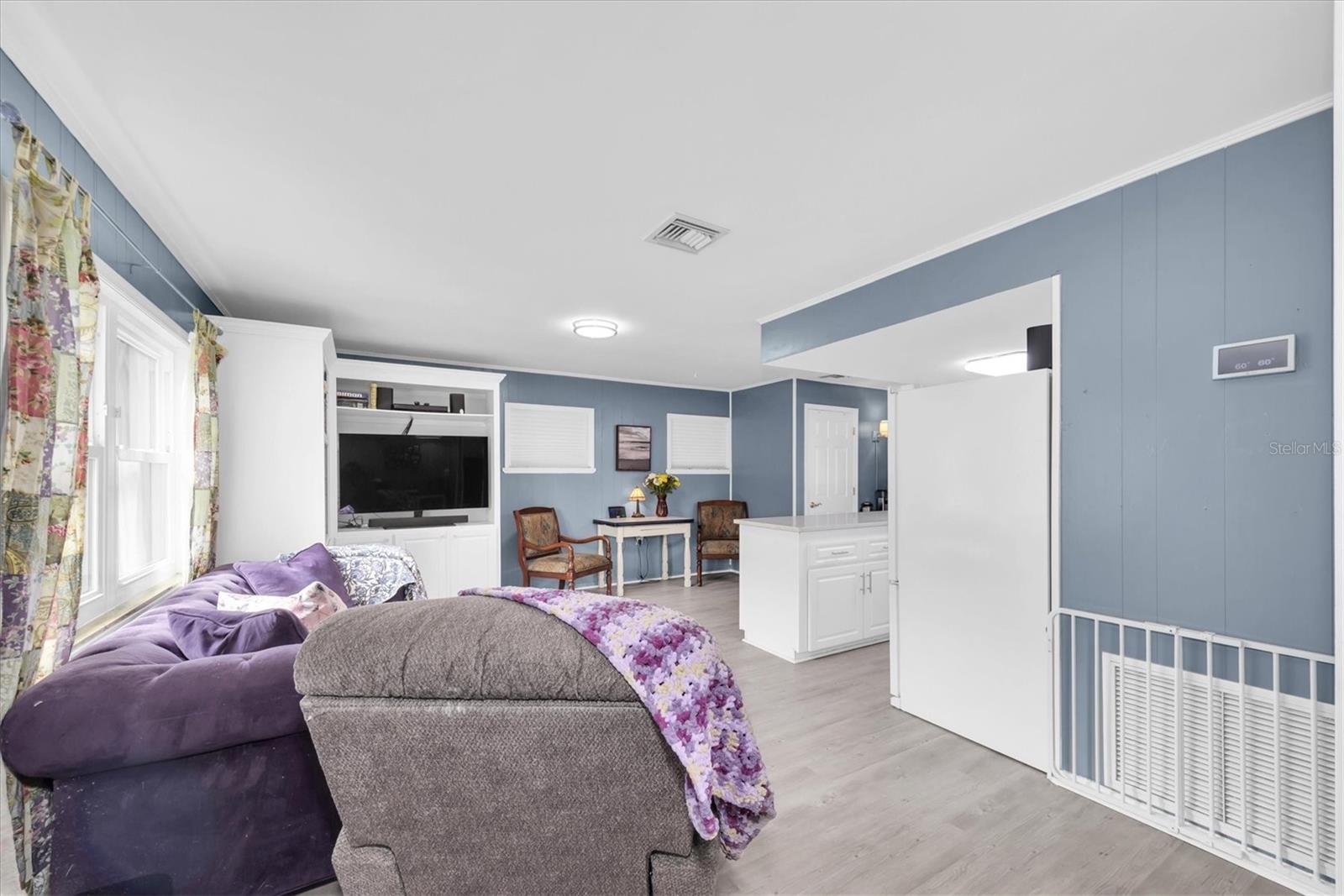 155 6TH STREET NE