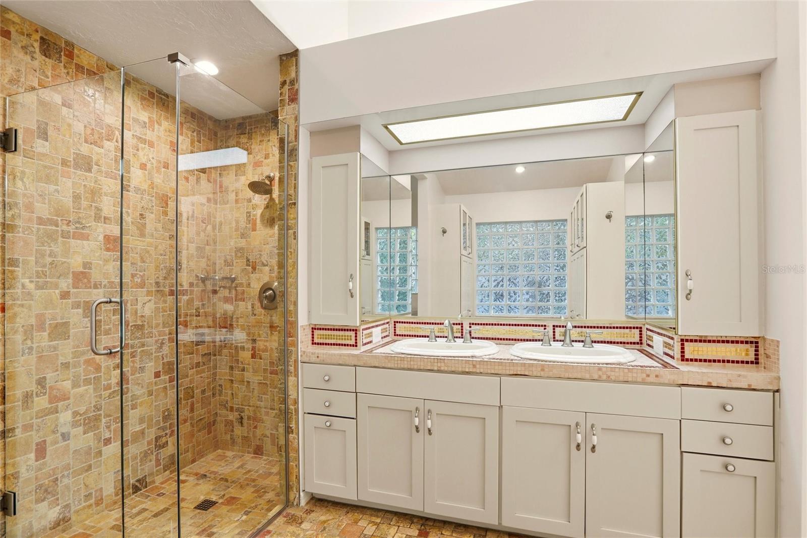 VILLAS AT DEER CREEK - Residential