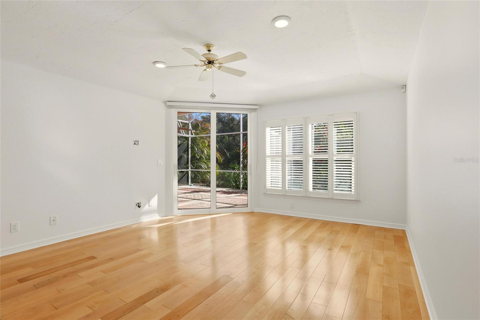 VILLAS AT DEER CREEK - Residential