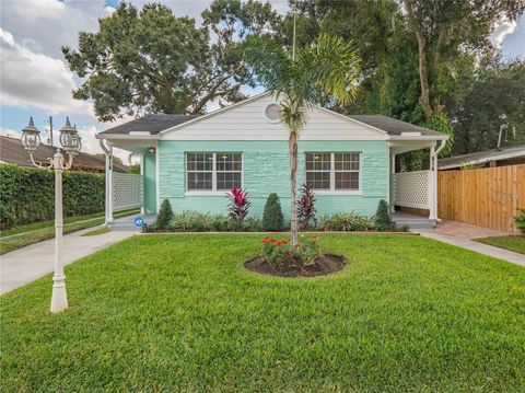 Photo of 816 E Amelia Street, Orlando, FL 32803 (MLS # O6362978)