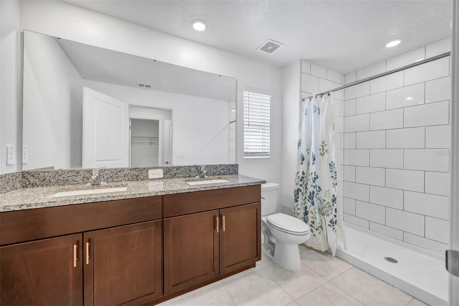 TOWNES AT SOUTHSHORE POINTE - Residential