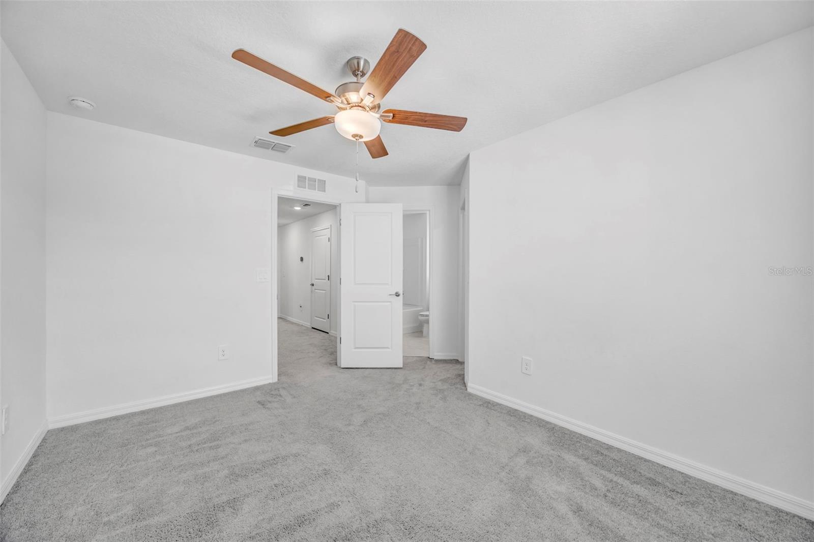 TOWNES AT SOUTHSHORE POINTE - Residential