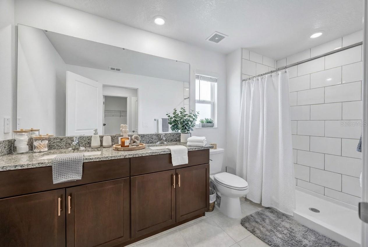 TOWNES AT SOUTHSHORE POINTE - Residential