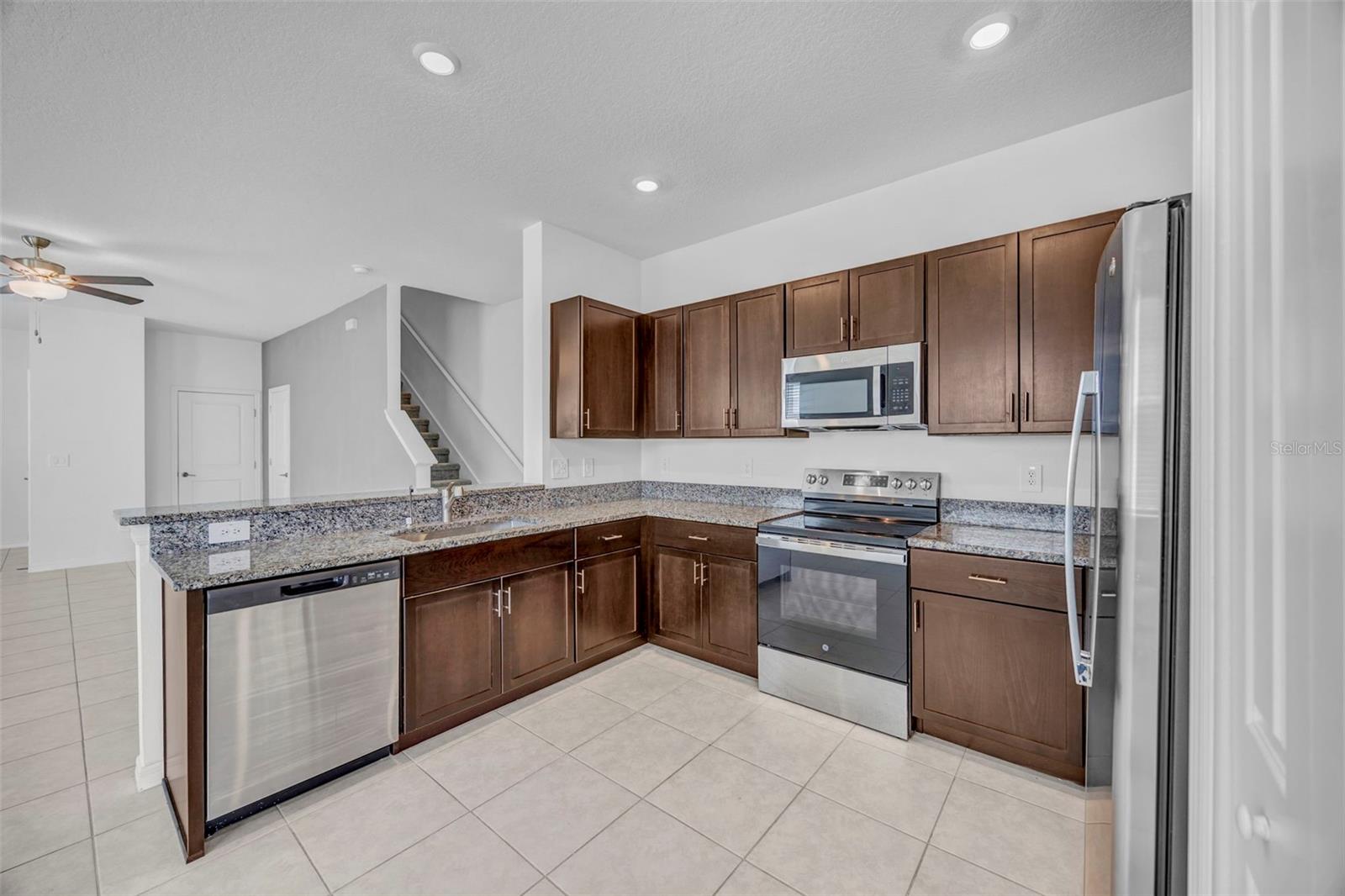 TOWNES AT SOUTHSHORE POINTE - Residential