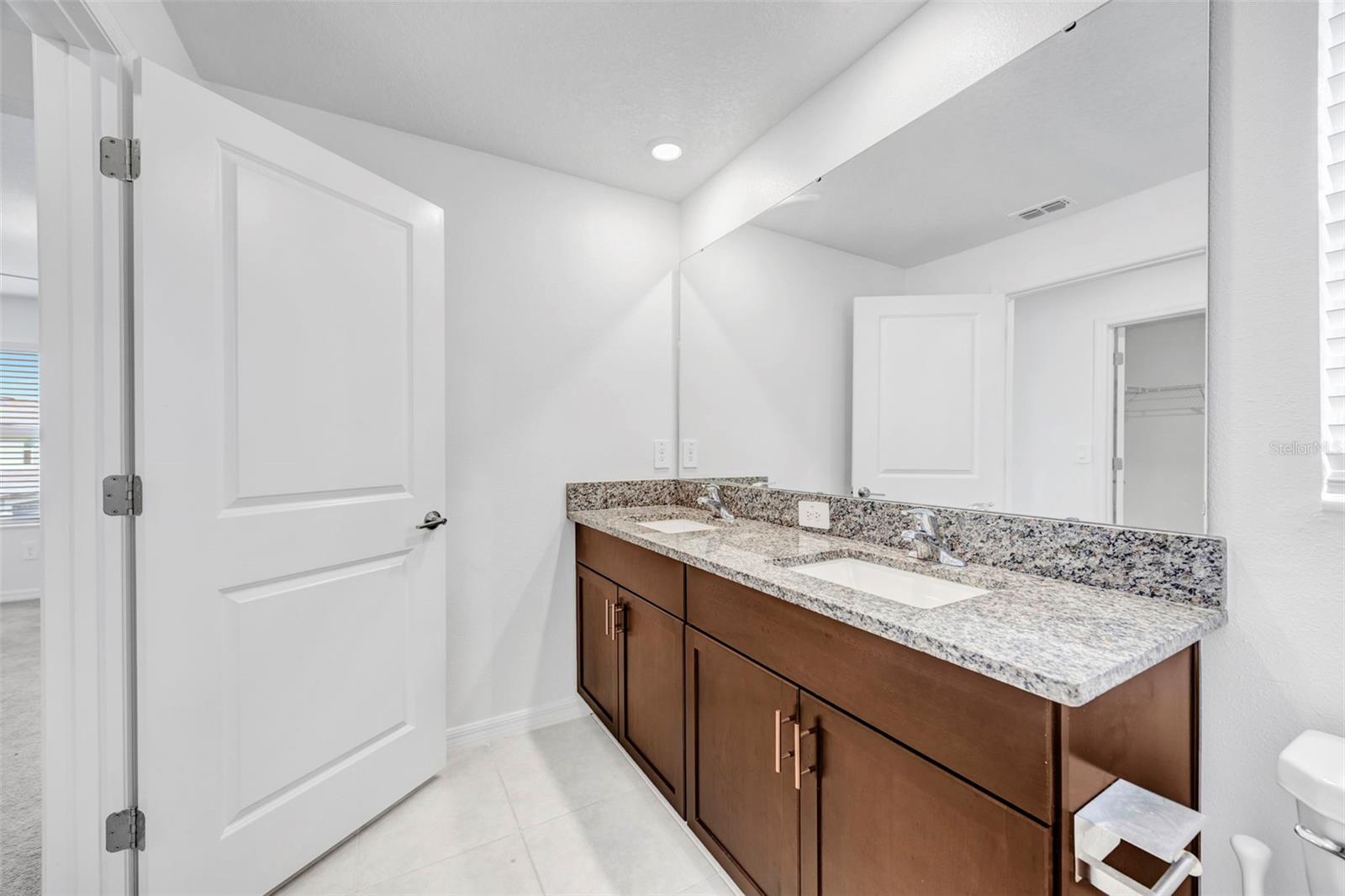 TOWNES AT SOUTHSHORE POINTE - Residential