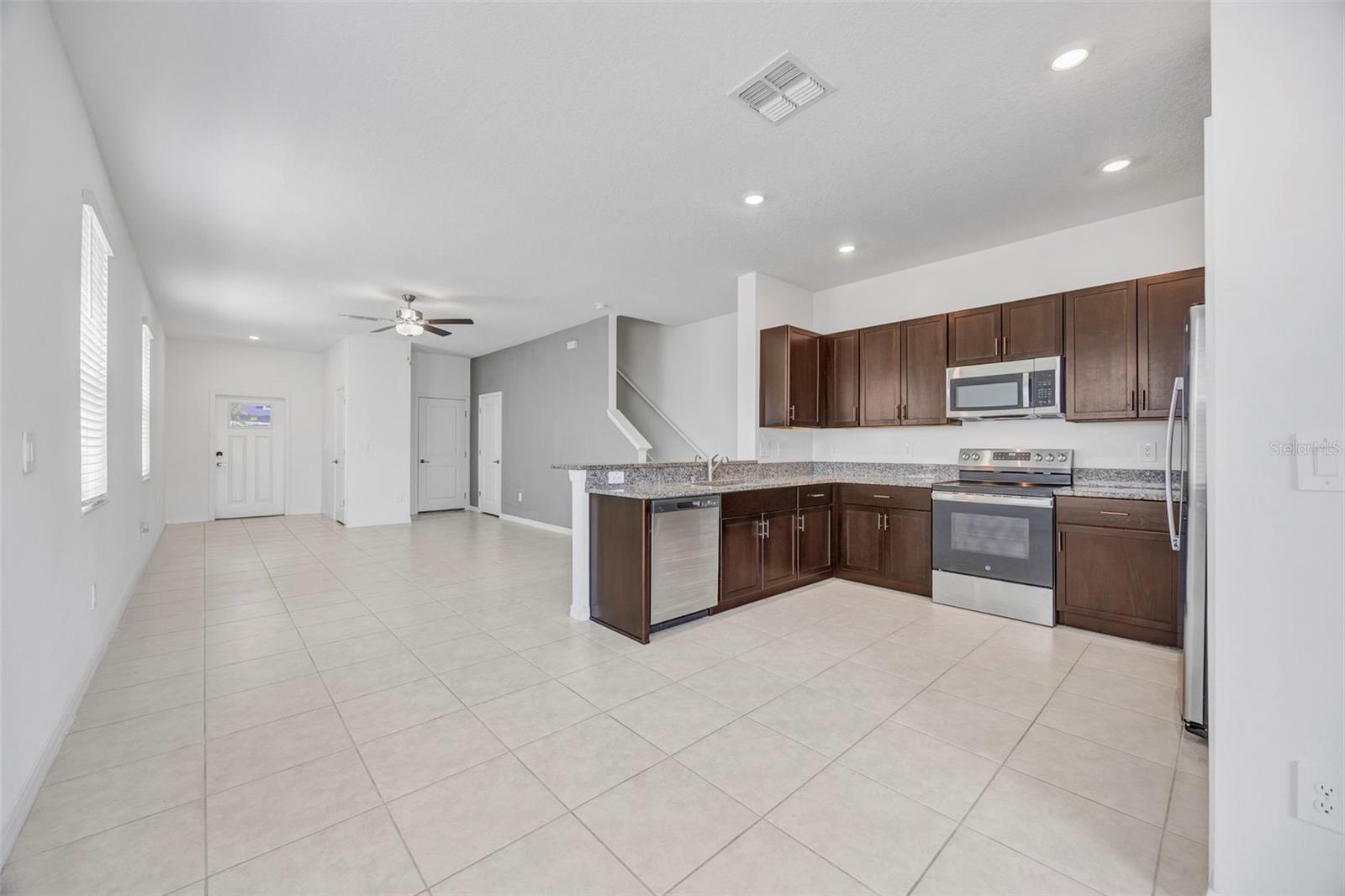 TOWNES AT SOUTHSHORE POINTE - Residential