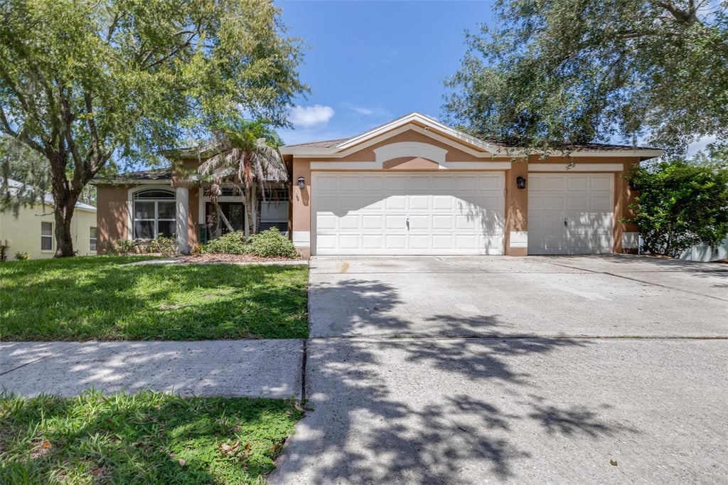 Photo of 17012 Falconridge Road, Lithia, FL 33547 (MLS # P4939799)