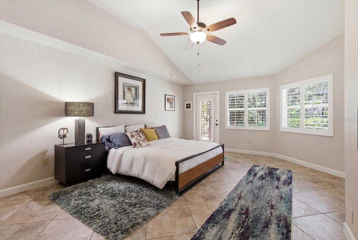 COUNTRY WOODS - Residential