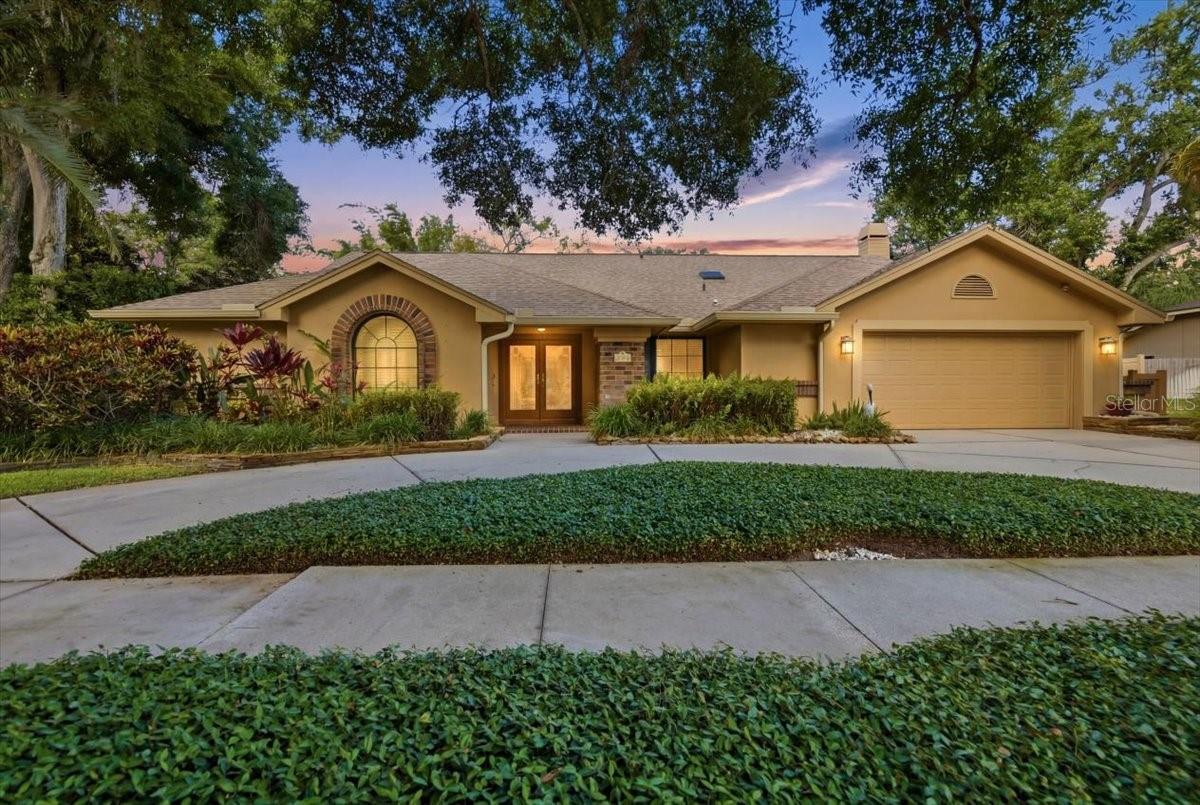 2716 COUNTRY WOODS LANE