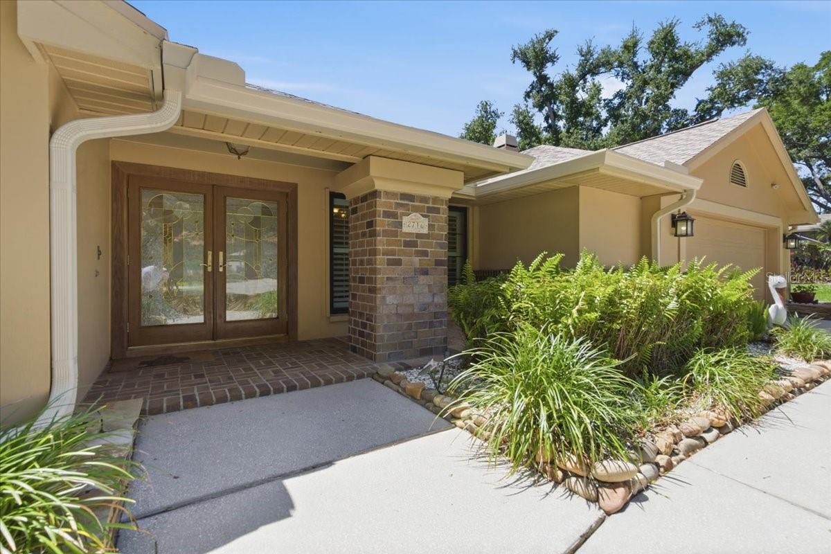 2716 COUNTRY WOODS LANE