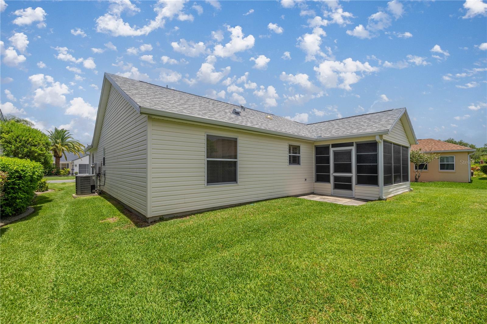 3024 BURBANK LANE