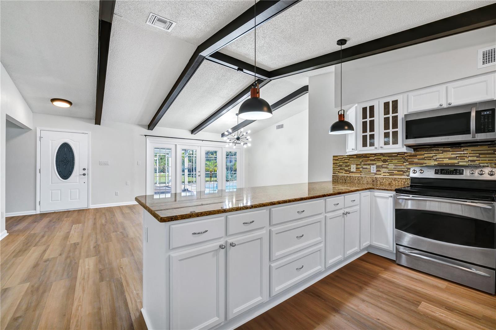 BAY HILL SEC 02 - Residential Lease