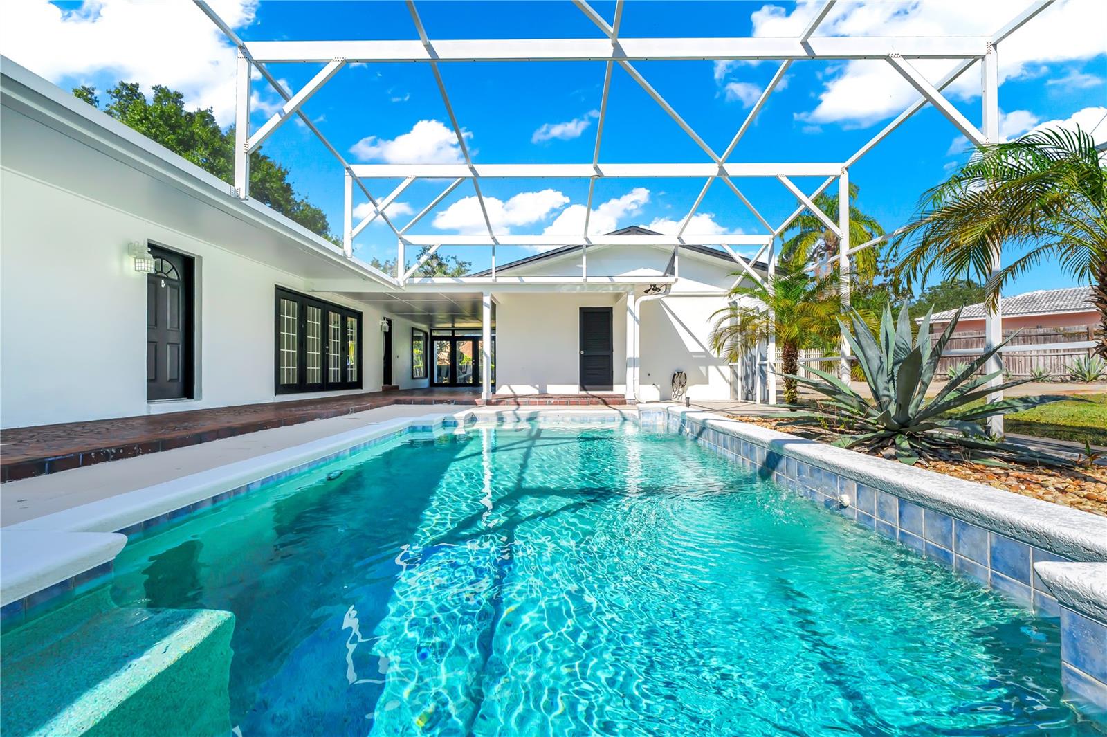 BAY HILL SEC 02 - Residential Lease