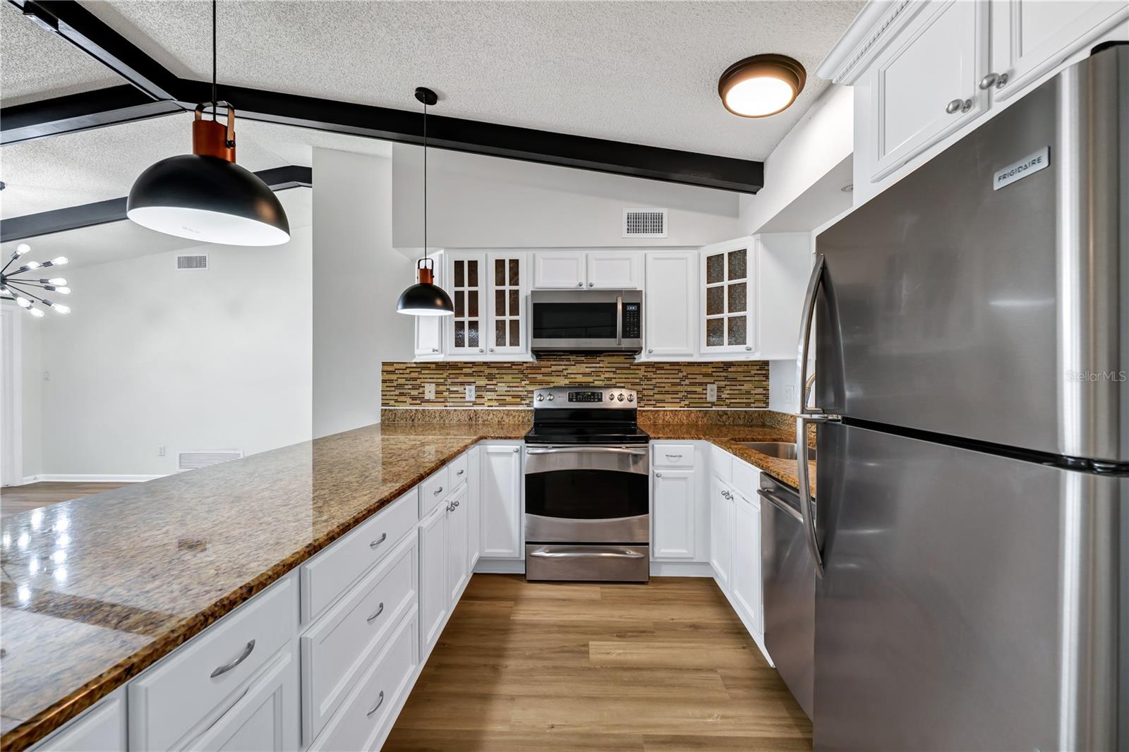 BAY HILL SEC 02 - Residential Lease