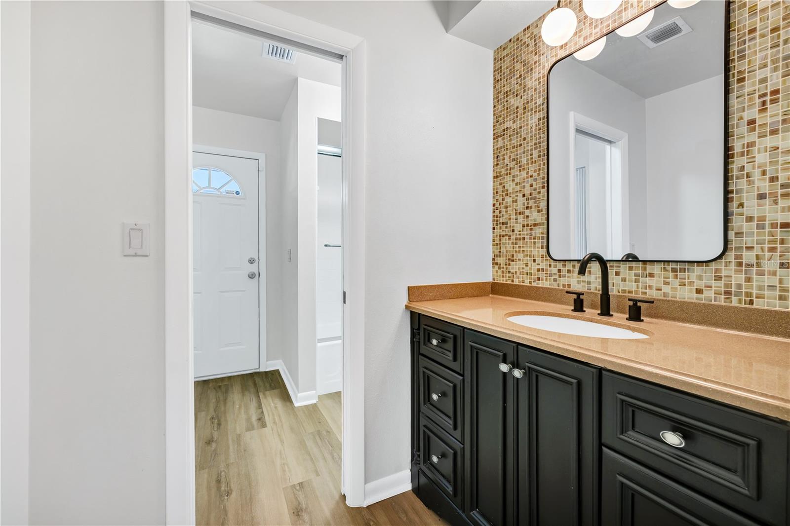 BAY HILL SEC 02 - Residential Lease