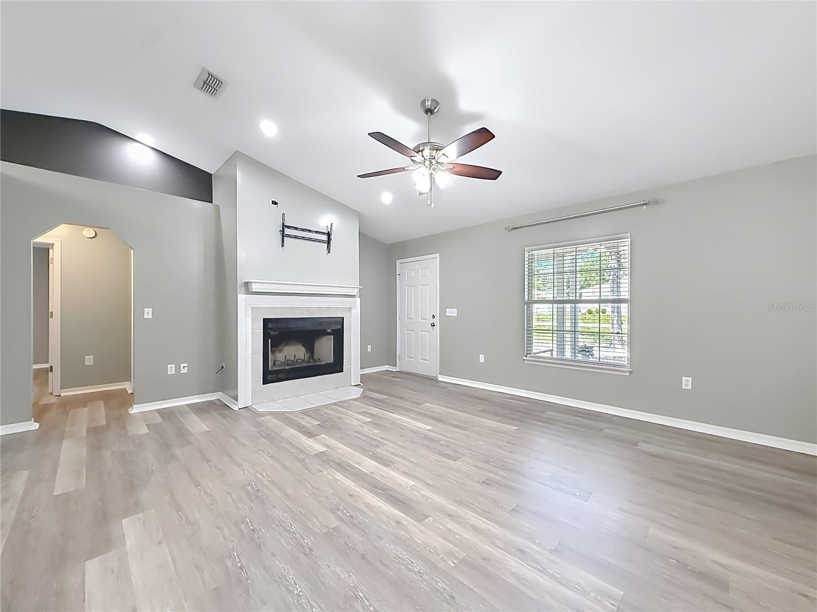 15 REDWOOD RUN