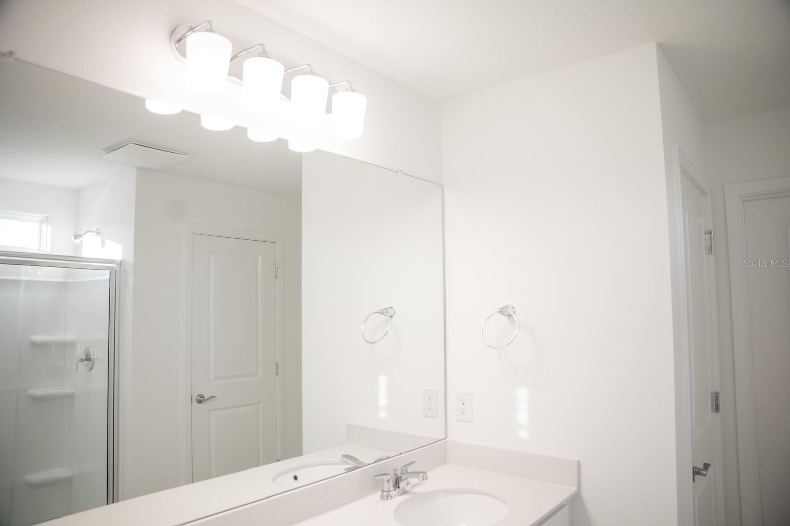 VIDA'S WAY LEGACY PH 1B - Residential Lease