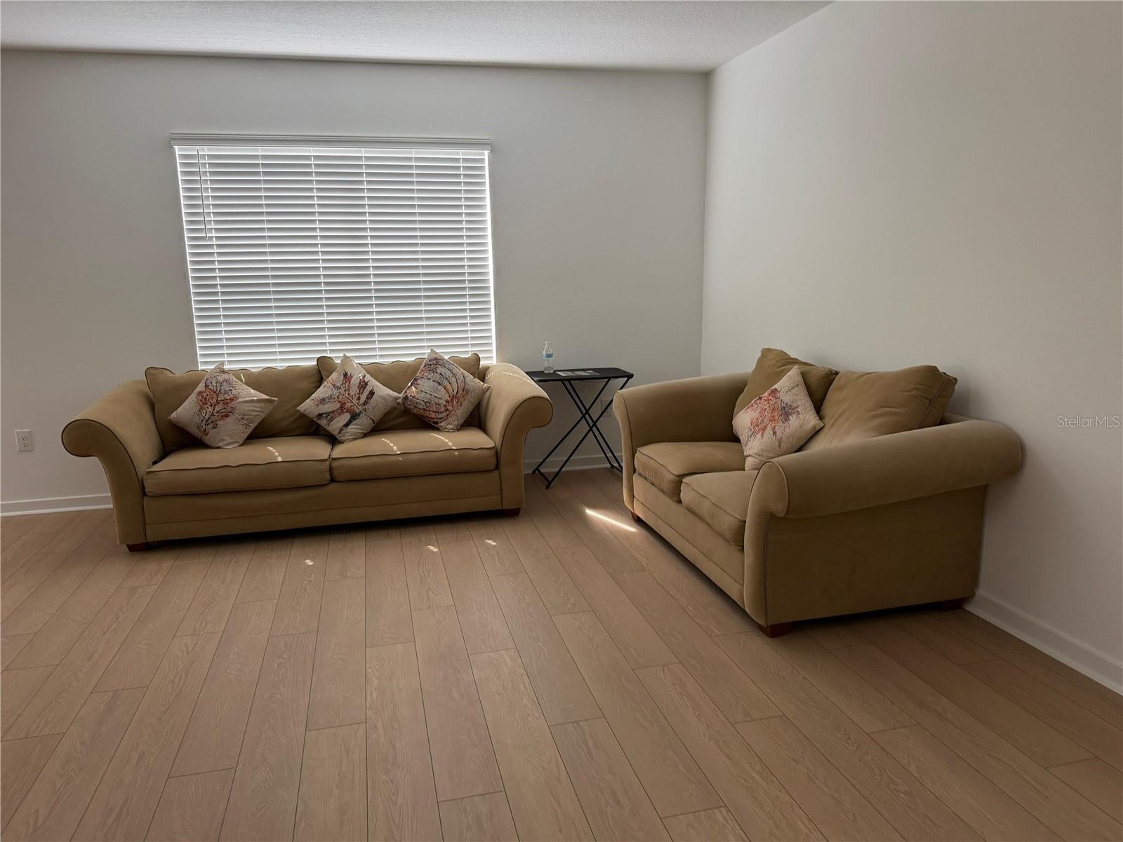 VIDA'S WAY LEGACY PH 1B - Residential Lease