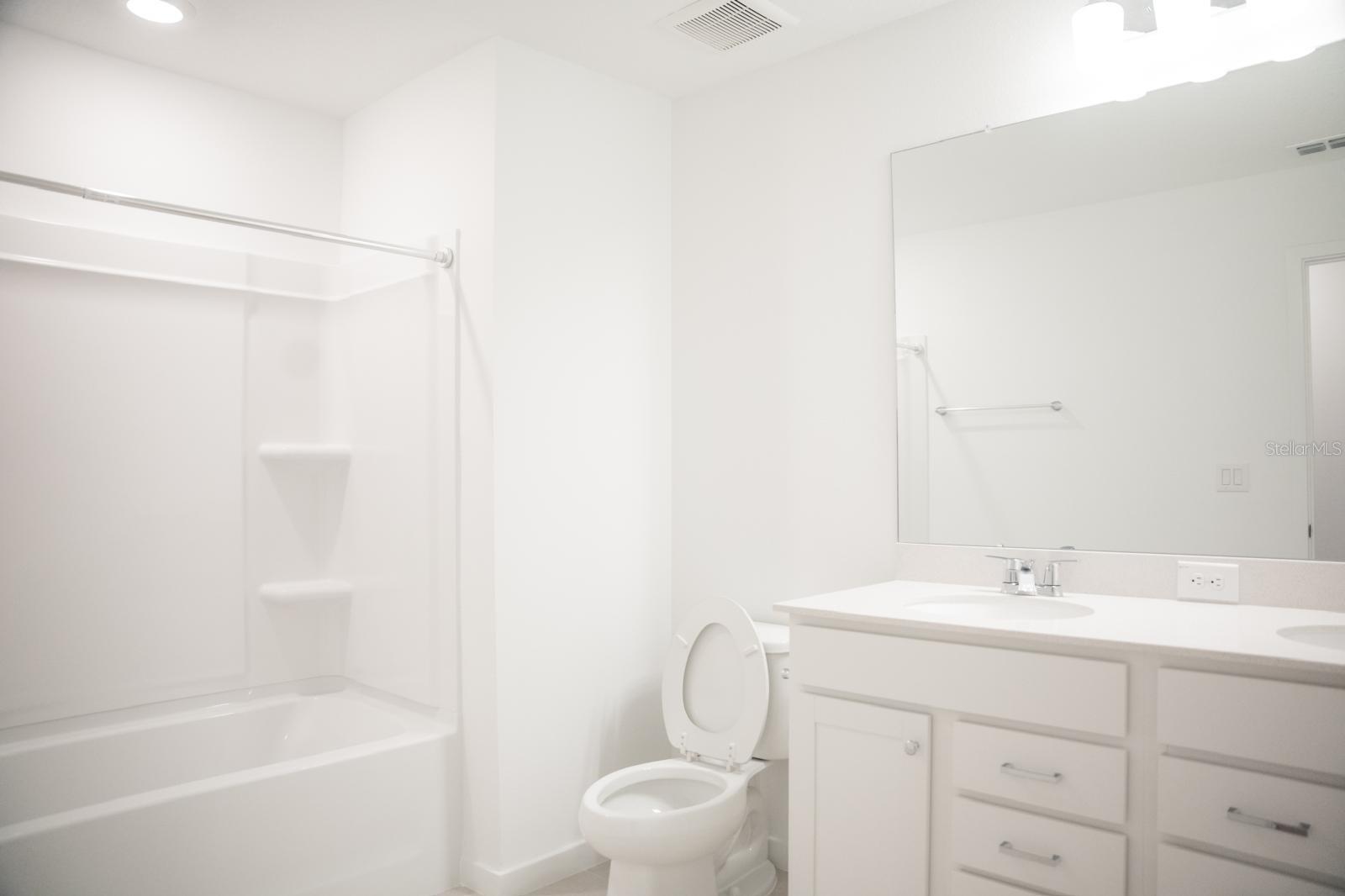VIDA'S WAY LEGACY PH 1B - Residential Lease