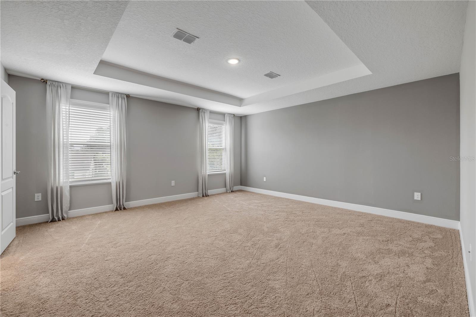ELEGANT MANOR ESTATES - Residential
