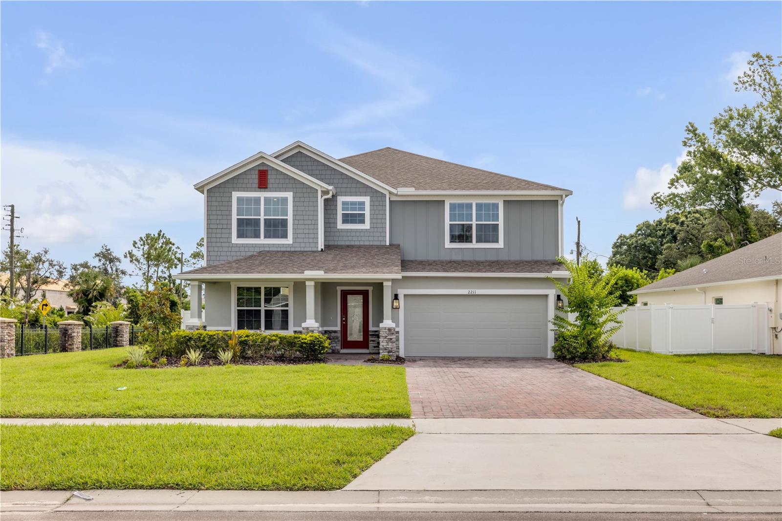 ELEGANT MANOR ESTATES - Residential