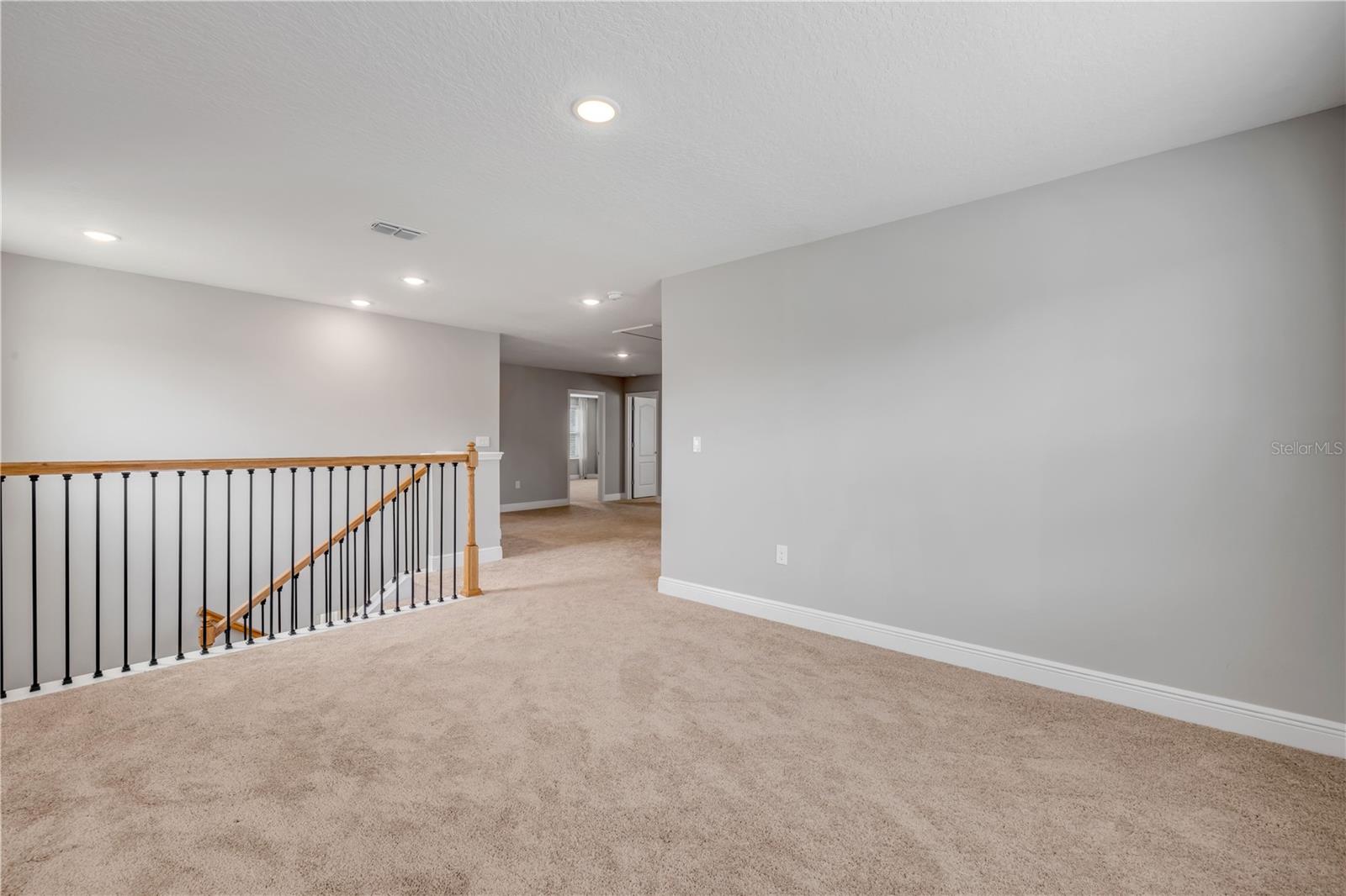 ELEGANT MANOR ESTATES - Residential
