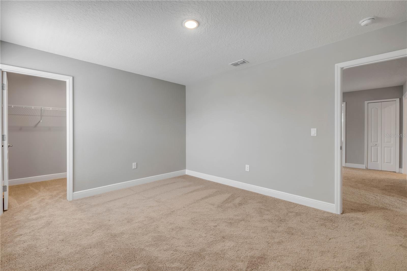 ELEGANT MANOR ESTATES - Residential