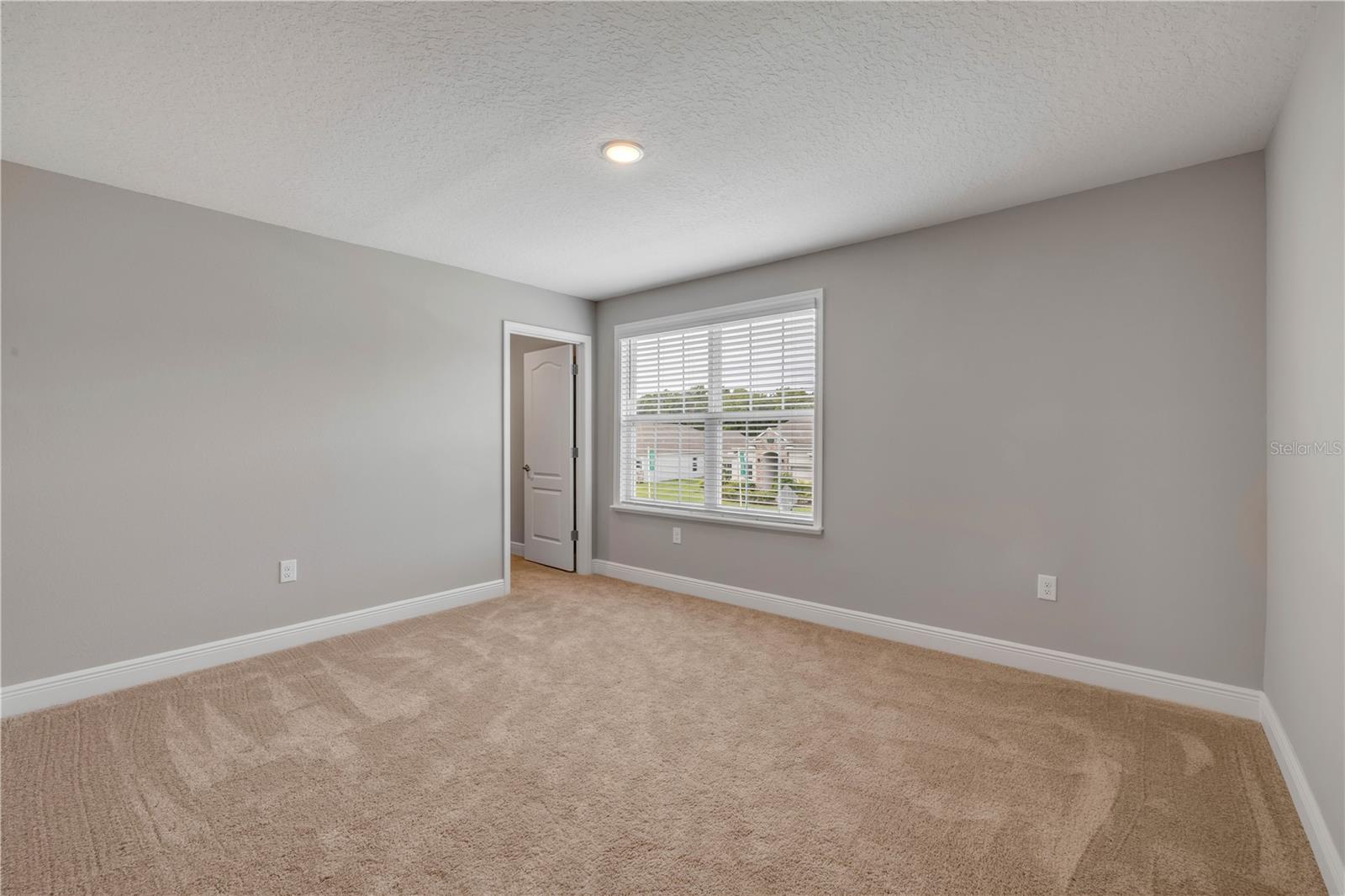 ELEGANT MANOR ESTATES - Residential