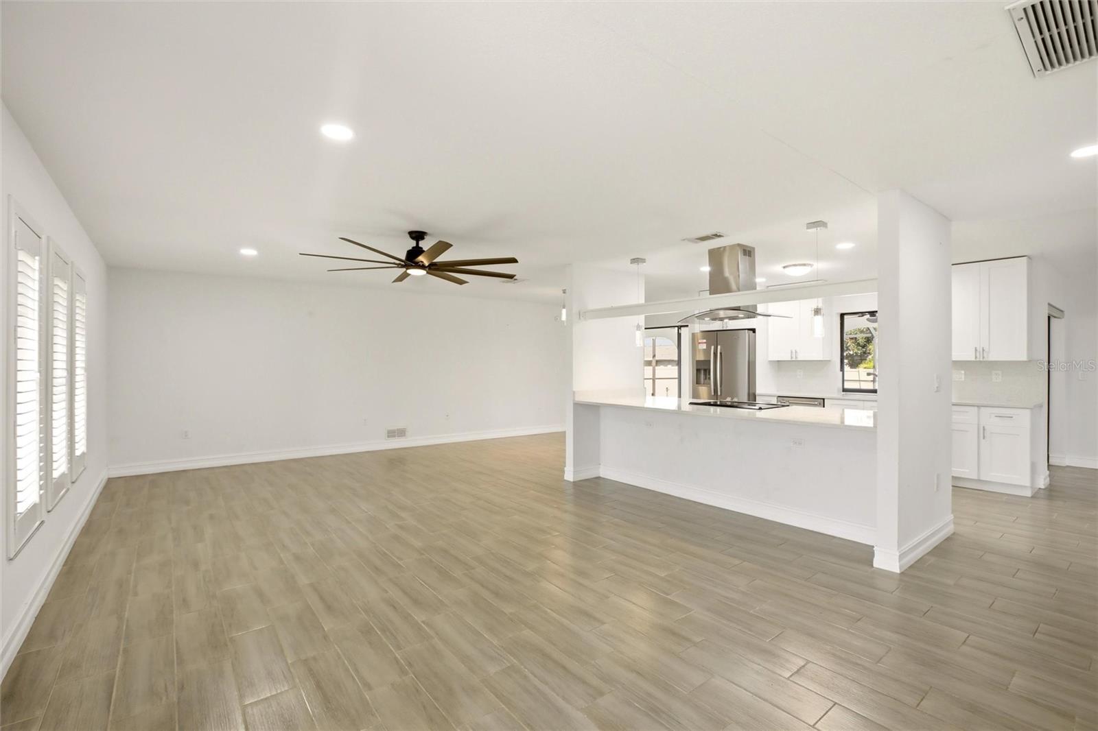 176 N WATERWAY DRIVE NW