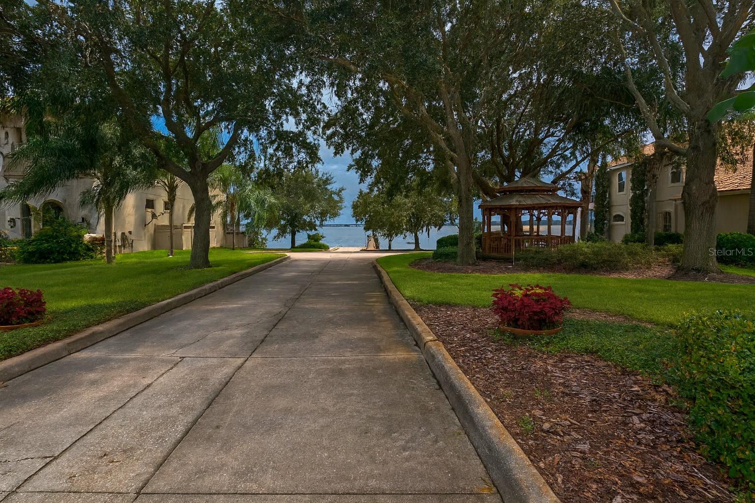 326 LARGOVISTA DRIVE