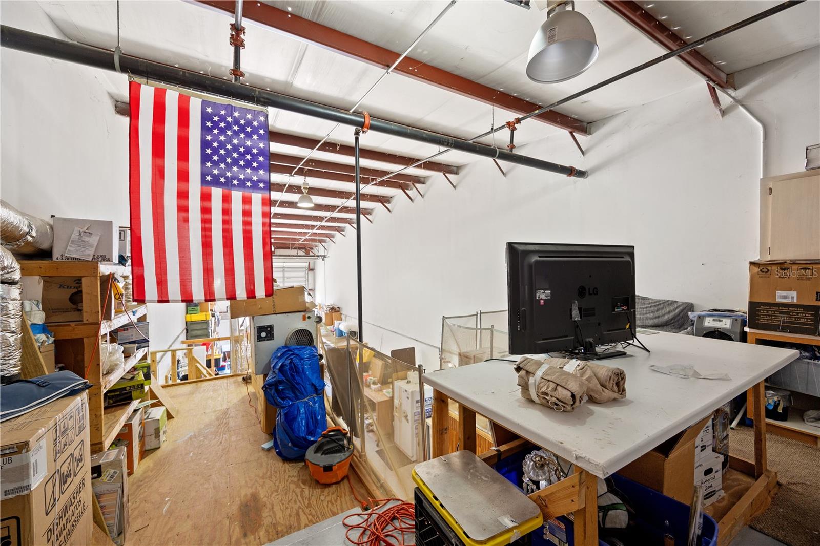 VENICE BUS SUITES II - Commercial Sale