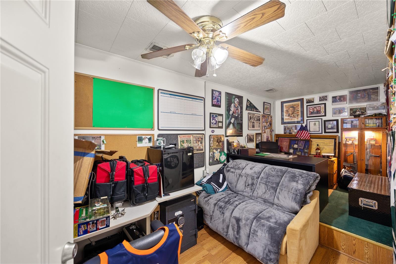 VENICE BUS SUITES II - Commercial Sale