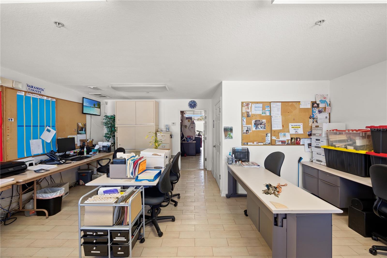 VENICE BUS SUITES II - Commercial Sale