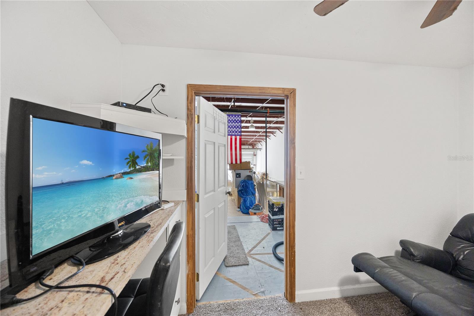 VENICE BUS SUITES II - Commercial Sale