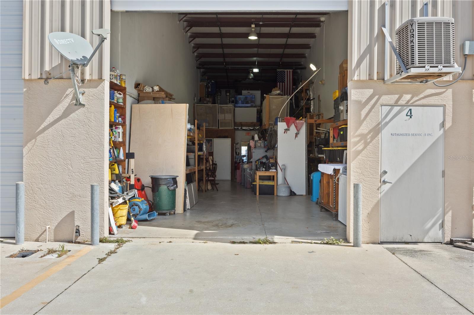 VENICE BUS SUITES II - Commercial Sale