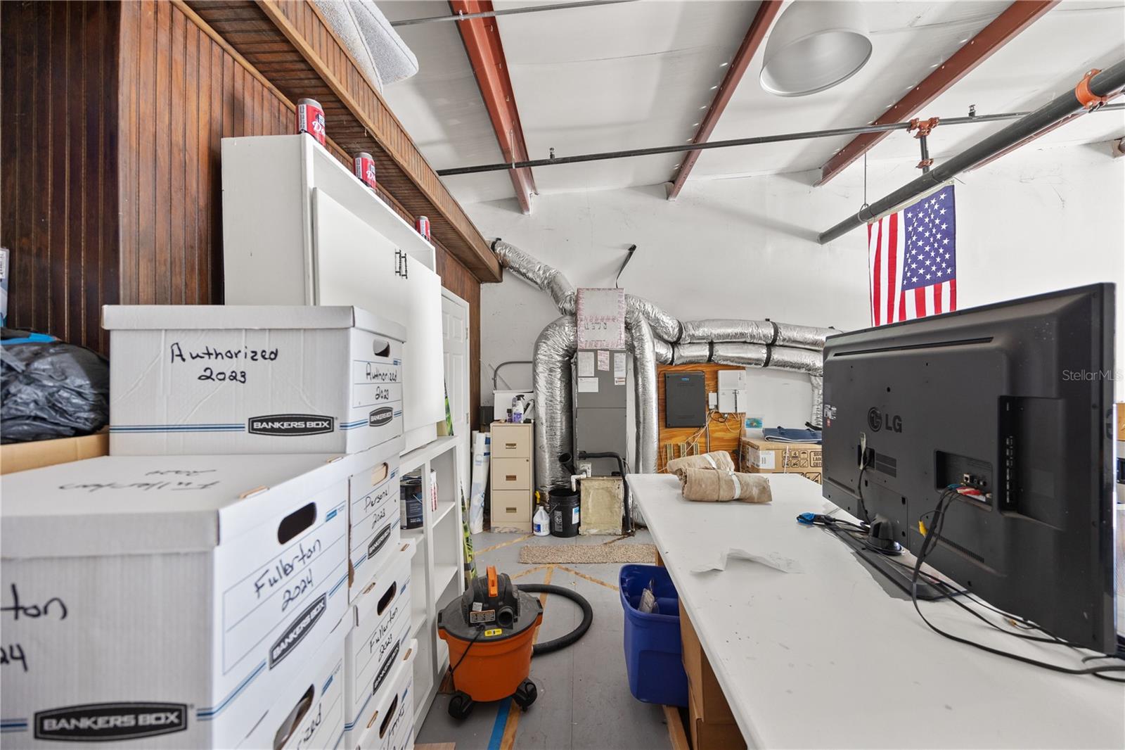 VENICE BUS SUITES II - Commercial Sale