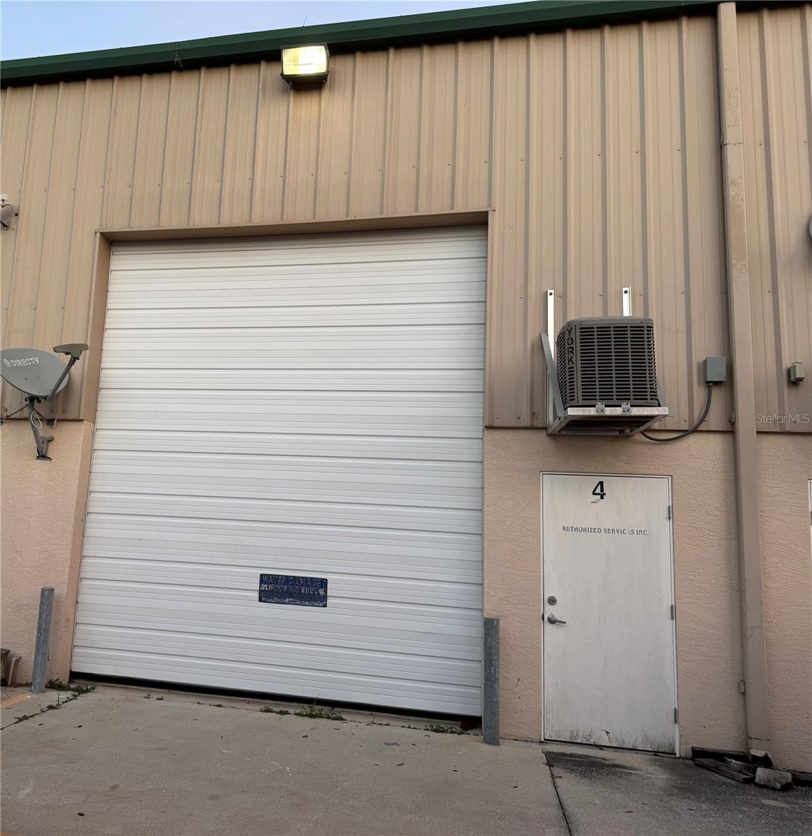 121 TRIPLE DIAMOND BOULEVARD 4