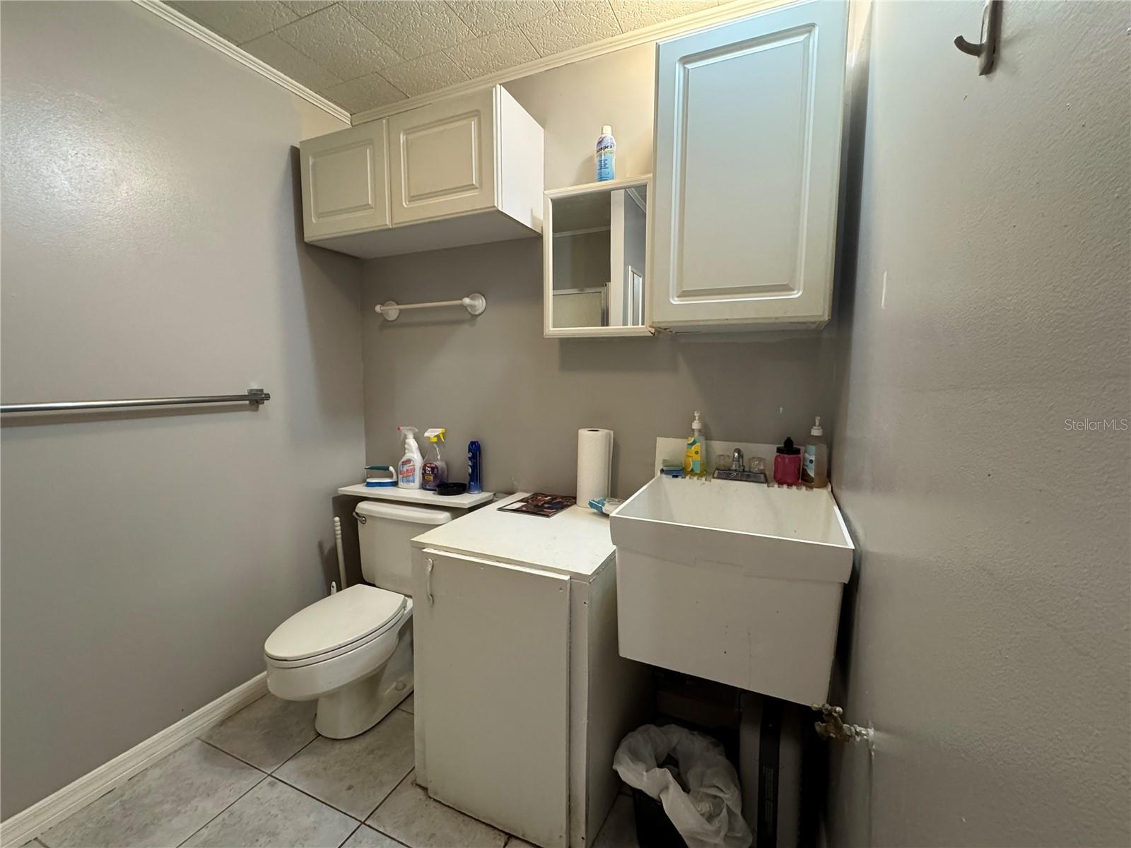 VENICE BUS SUITES II - Commercial Sale