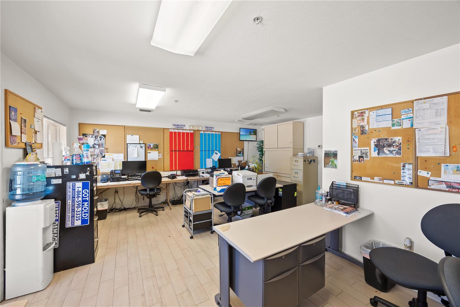 VENICE BUS SUITES II - Commercial Sale