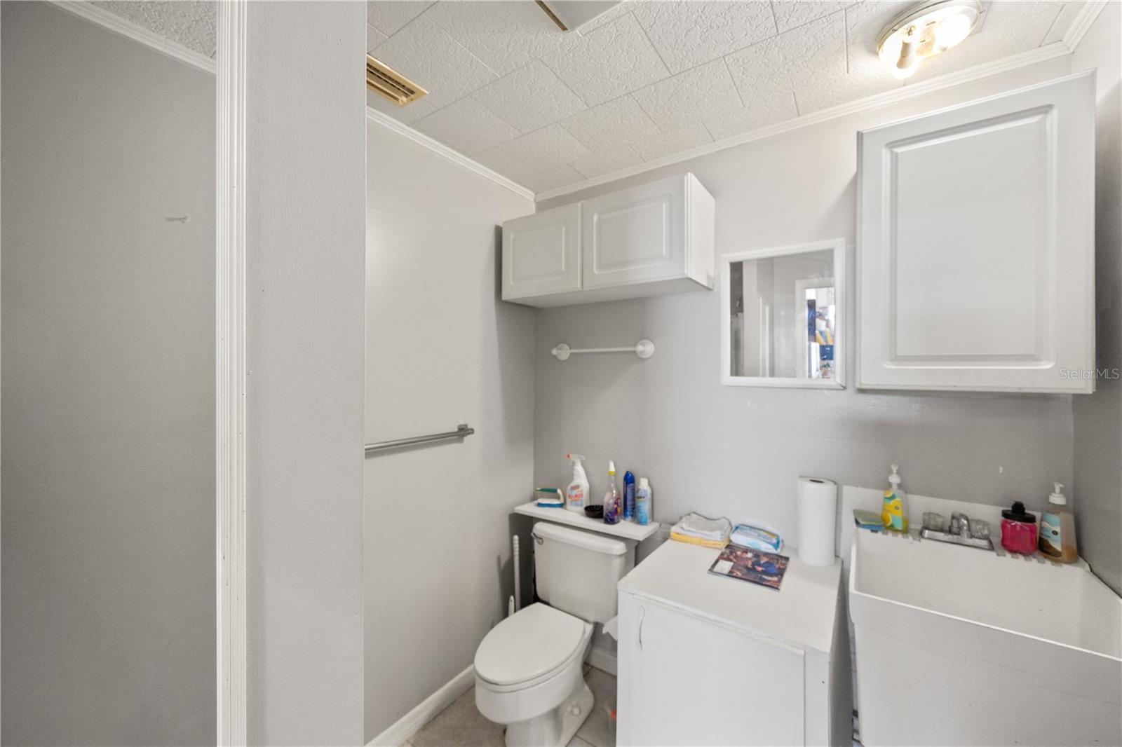 VENICE BUS SUITES II - Commercial Sale