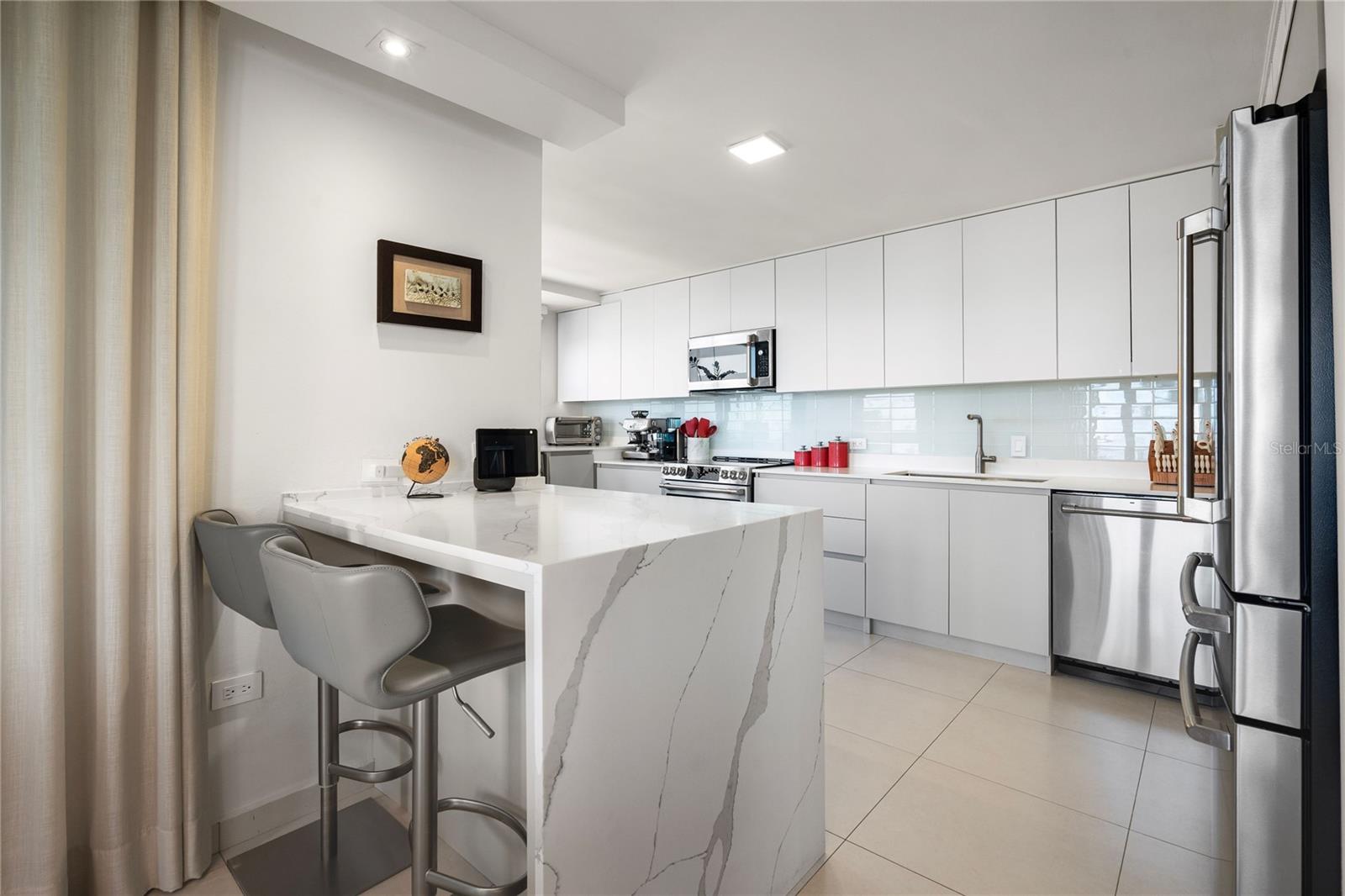 ASHFORD PLAZA - Residential Lease